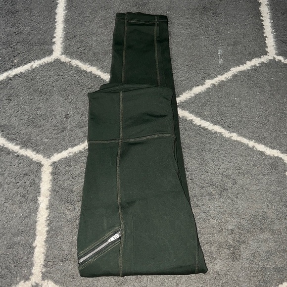 Athleta High Rise Metro Drifter Leggings in Peat Green Size Small - Picture 2 of 7